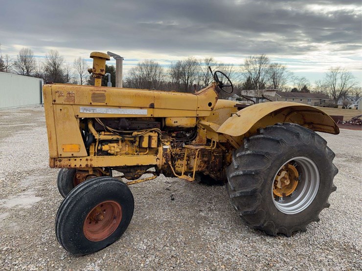 international-806-image-2