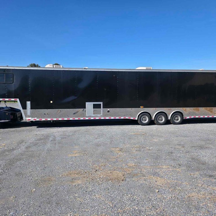 2013 53' United Expressline Toy Hauler *Bid is Pending*
