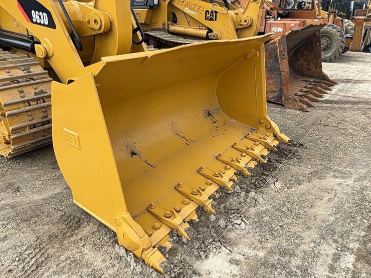 caterpillar-963d-image-17