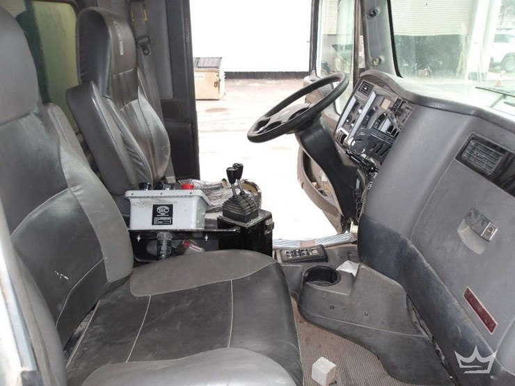 2011-kenworth-t400-image-9