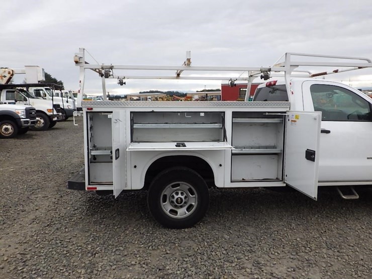 2017-chevrolet-2500-image-13