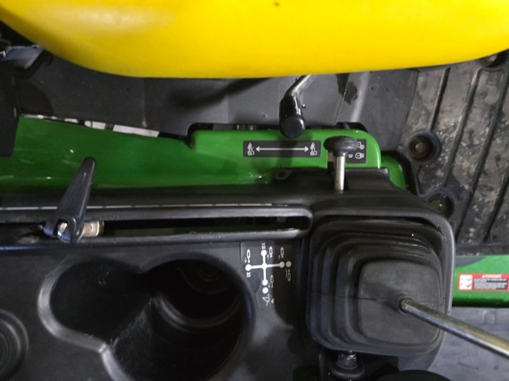 2014-john-deere-1025r-image-25