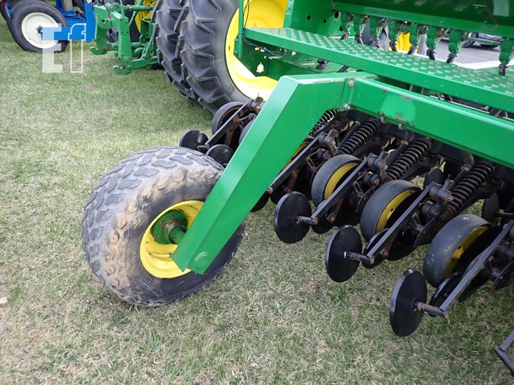 john-deere-750-image-9