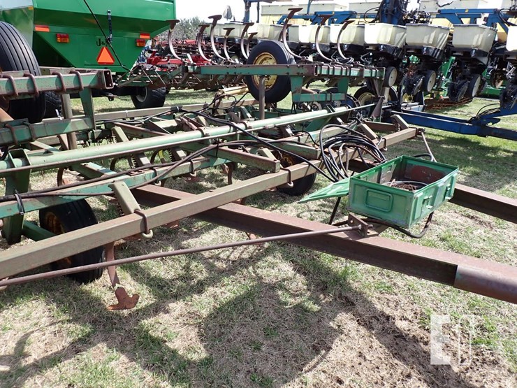 john-deere-1010-image-3
