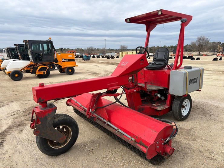 2016-broce-bw260-image-1