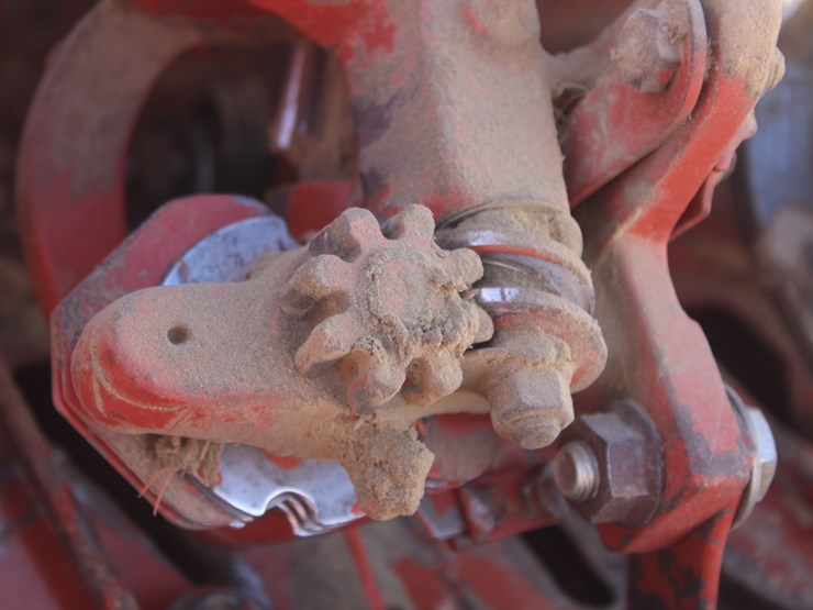 hesston-4600-image-30