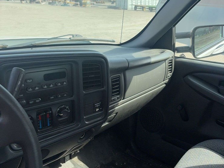 2007-chevrolet-2500hd-image-14