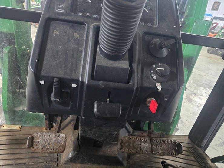 john-deere-5520-image-31