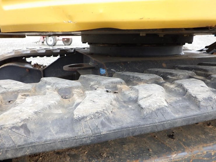 2020-deere-26g-image-34