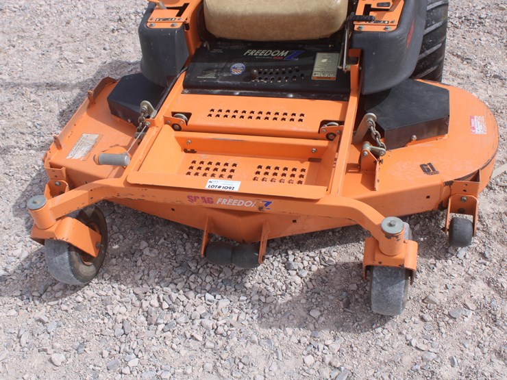 #1092-•-2010-scag-freedom-z-lawn-mower-image-11