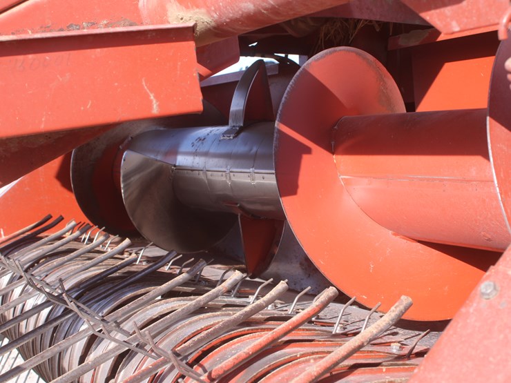 hesston-4600-image-14