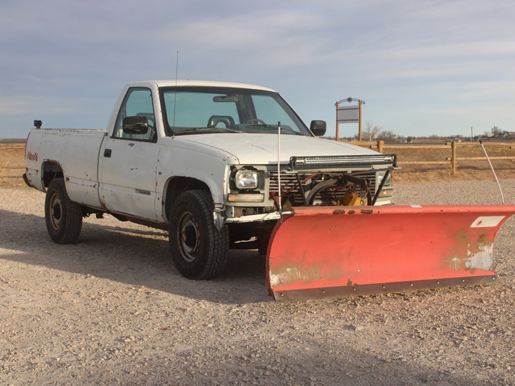 #3038-•-1992-gmc-seirra-single-cab-pickup-image-4