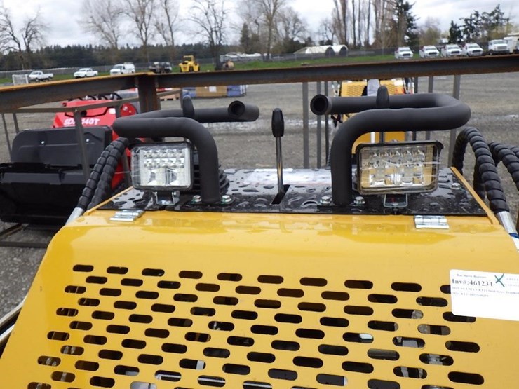 2025-agt-mx-crt23-skid-steer-tracked-loader-image-12