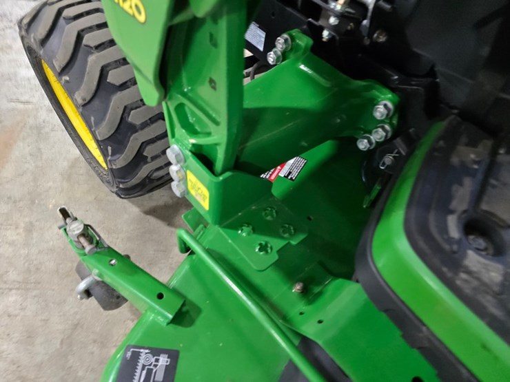2014-john-deere-1025r-image-35