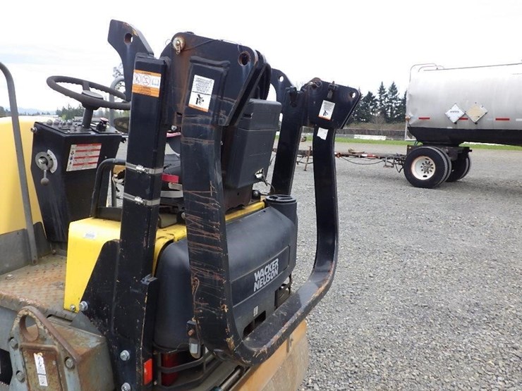 2010-wacker-neuson-rd27-120-image-9