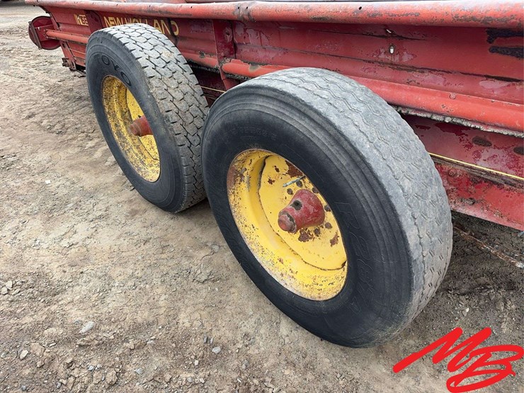 new-holland-680-image-11