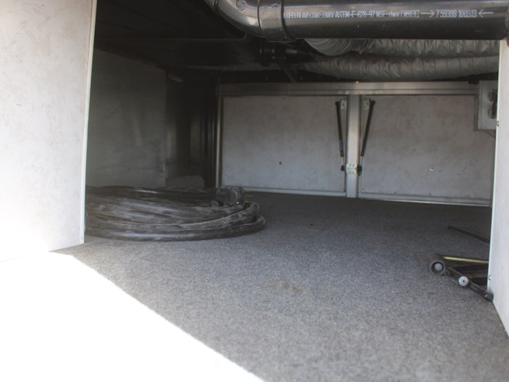 #3041-•-2002-king-of-the-road-royalite-34ft-camper-trailer-image-16