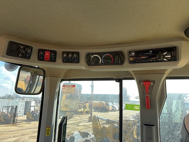 2018-caterpillar-938m-image-18