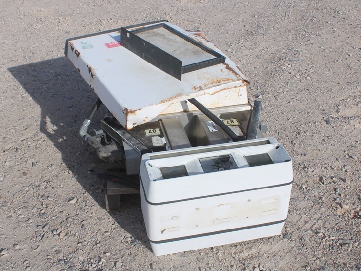 #3018-•-antique-fuel-pump-image-2