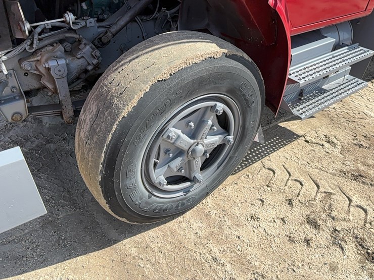 international-4700-image-18