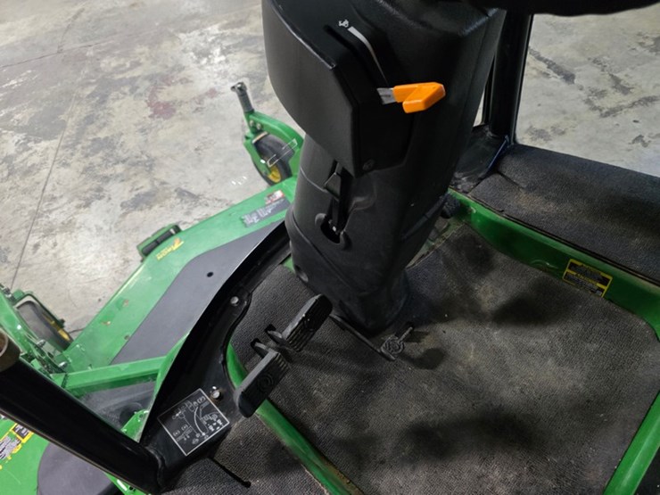 2015-john-deere-1575-image-31