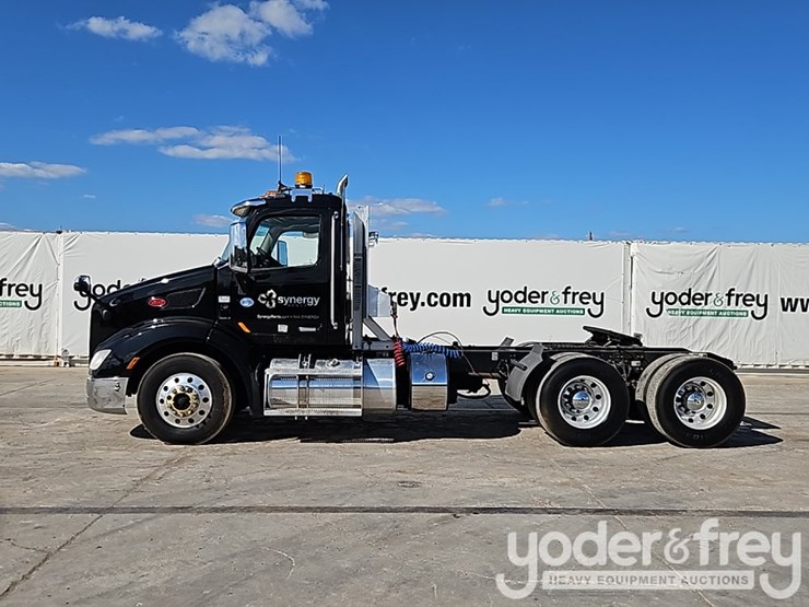 peterbilt-579-image-3