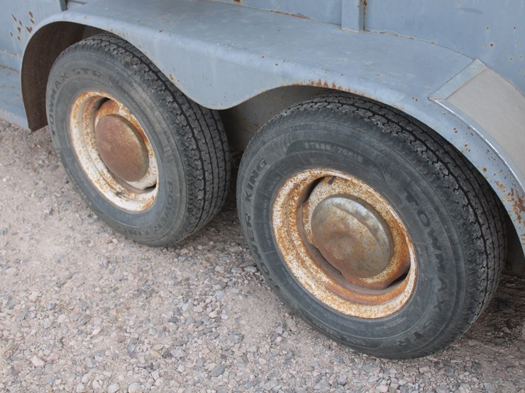 #3010-•-1995-calico-bumper-pull-16ft-livestock-trailer-image-18