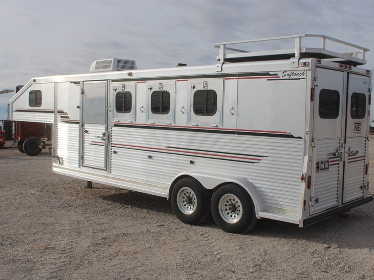#3020-•-1995-soft-touch-horse-trailer-with-living-quarters-image-13