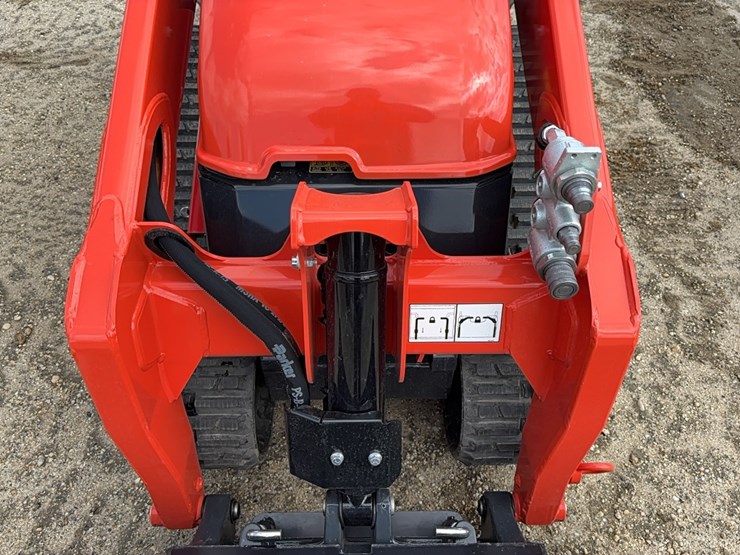 2026-kubota-scl1000-image-10