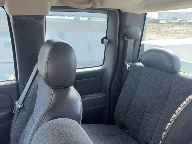 2007-chevrolet-2500hd-image-15