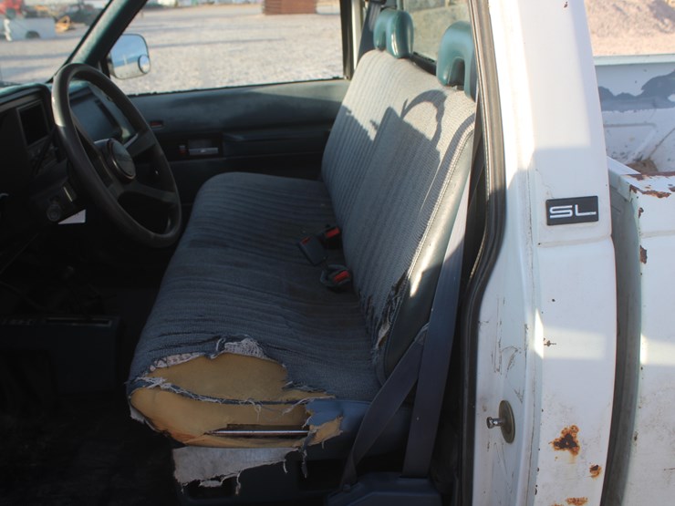 #3038-•-1992-gmc-seirra-single-cab-pickup-image-48