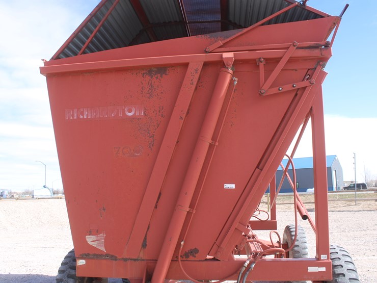 700-richardton-700-image-12