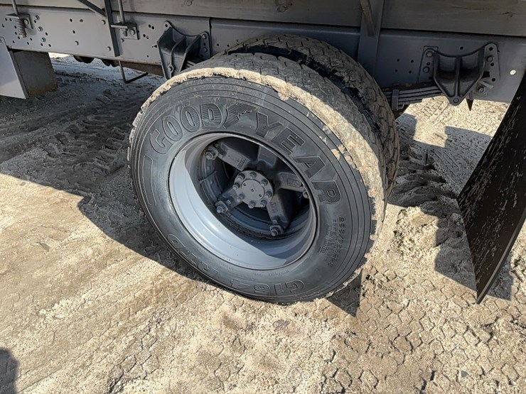 international-4700-image-6