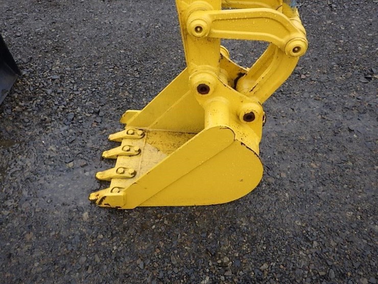 komatsu-pc28uu-image-21