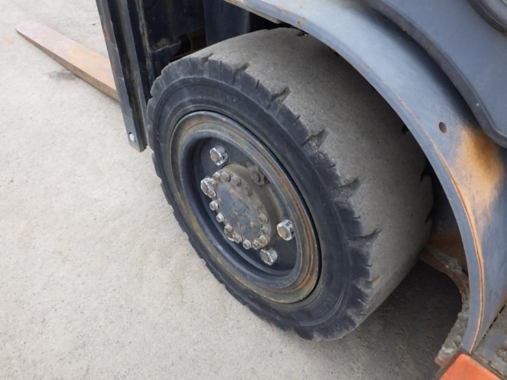 toyota-8fd35u-image-16