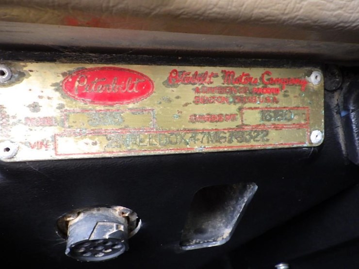 2007-peterbilt-335-image-40