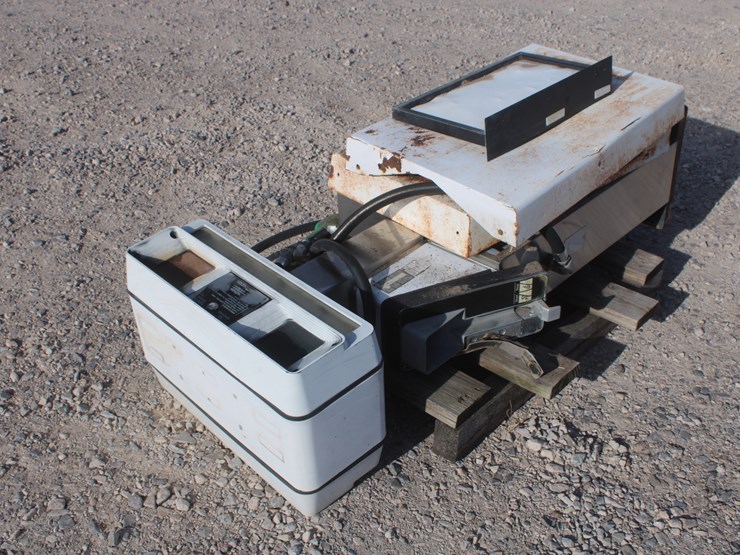 #3019-•-antique-fuel-pump-image-3