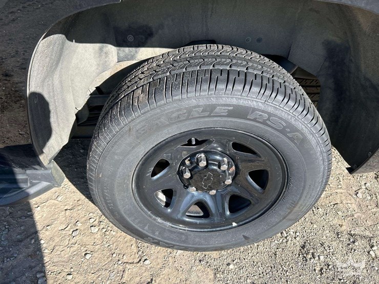 2017-chevrolet-tahoe-image-22