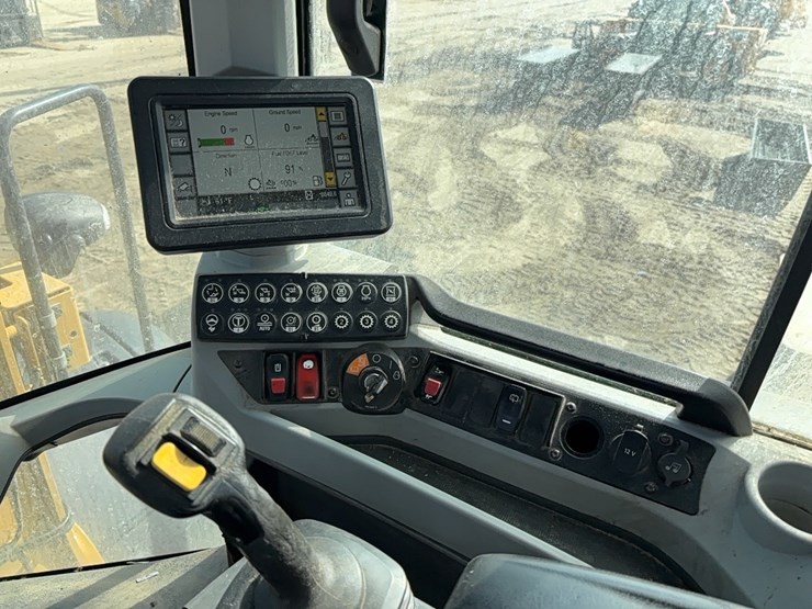 2018-caterpillar-938m-image-17