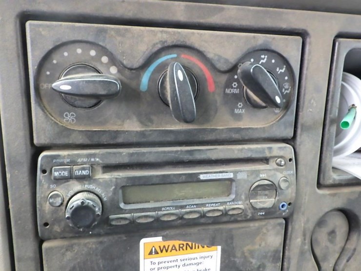 2011-international-durastar-4300-image-32