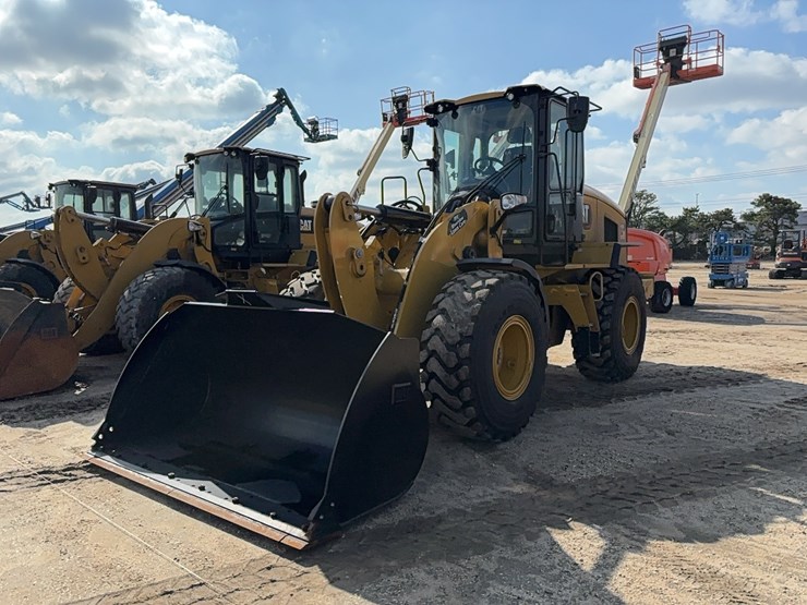 2025-caterpillar-926m-image-1