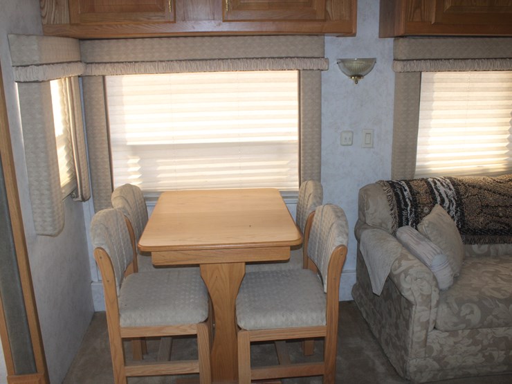 #3041-•-2002-king-of-the-road-royalite-34ft-camper-trailer-image-29