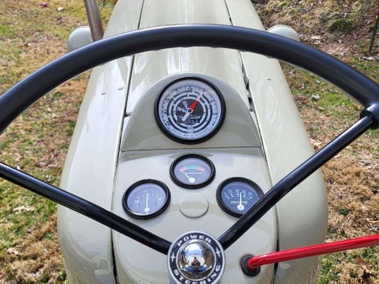 1955-ford-740-image-7