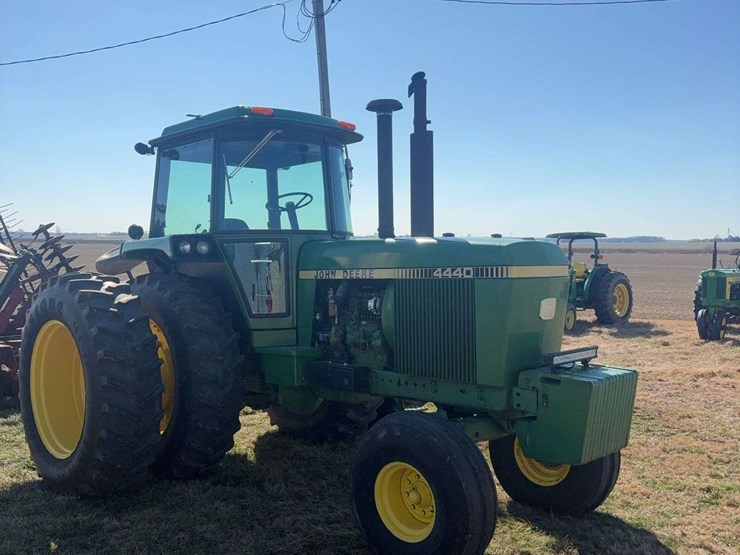 1981-john-deere-4440-image-2