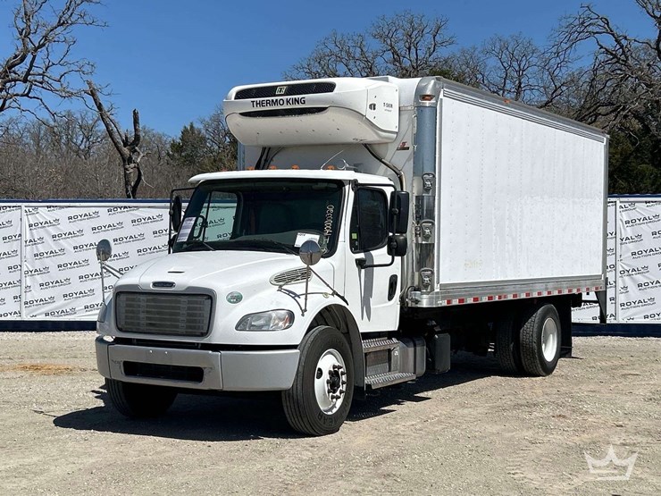 2018-freightliner-m2-106-image-1