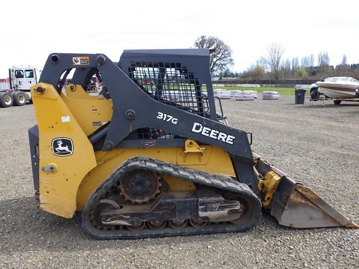 2017-deere-317g-image-4