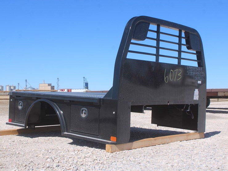 #3009-•-cm-skirted-flatbed-with-4-toolboxes-image-25