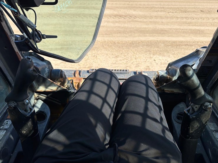 2018-deere-316gr-image-15