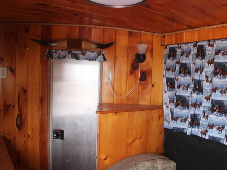 #3020-•-1995-soft-touch-horse-trailer-with-living-quarters-image-26