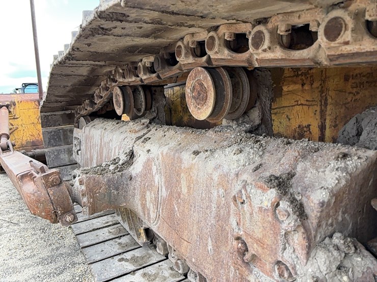 komatsu-d65px-12-image-6